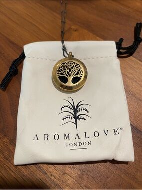 Aromalove London Gold Tree of Life Aromatherapy Necklace